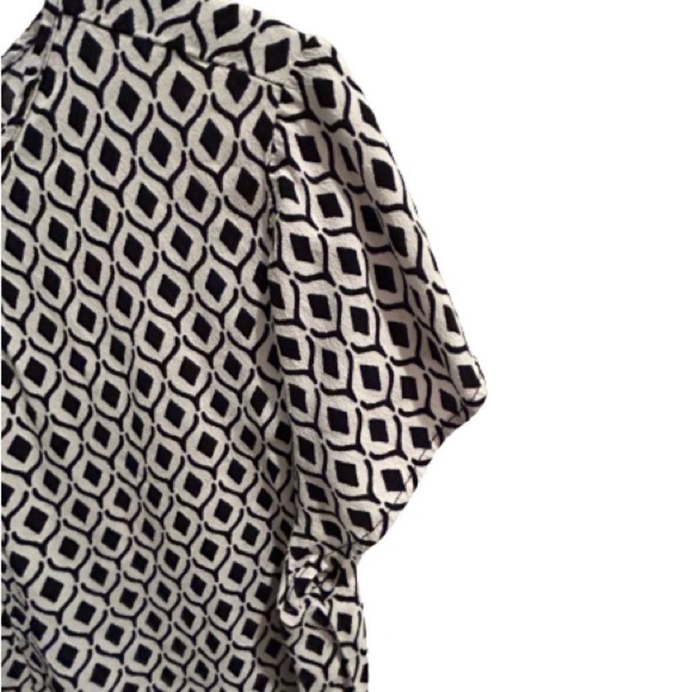 H&M Size 10 Black and White Short Sleeved Blouse (K) - Picture 3 of 4
